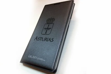 Billetera con logotipo