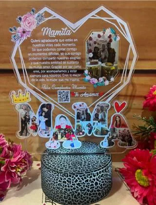 Lámpara LED Corazón geométrico con collage · Fotografía 2