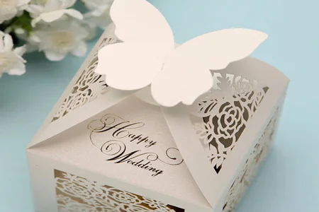 Caja de invitación con mariposa · Fotografía 1