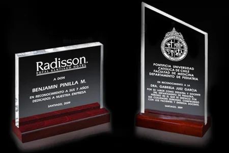 Placas corporativas con base · Fotografía 2